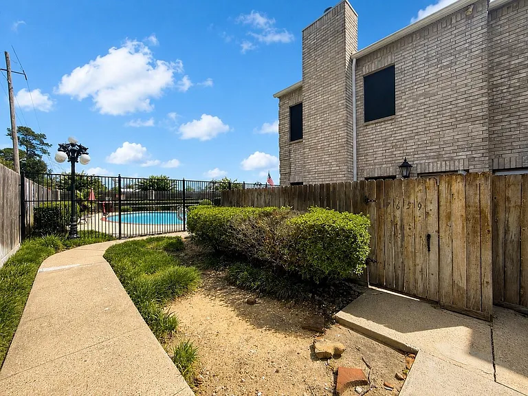 17659 Red Oak Dr #7659 — Photo 1