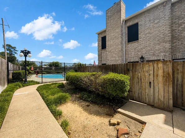 17659 Red Oak Dr #7659, Houston, TX 77090