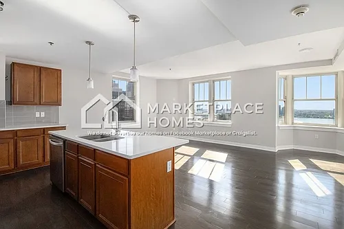525 W Lafayette Blvd Photo 1