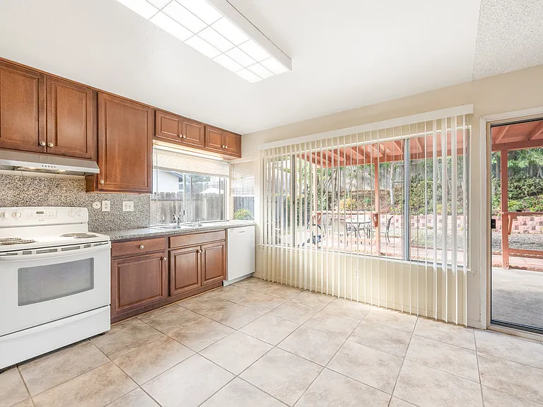 8936 Libra Dr — Photo 13