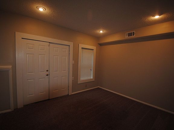 4th image of 115 Ashland Grv