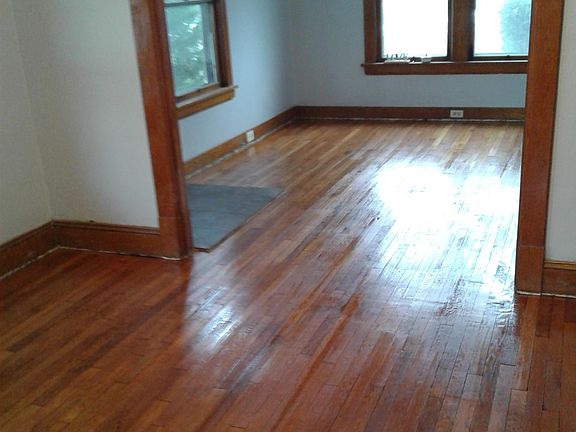 3rd image of 17405 Woodford Ave #1