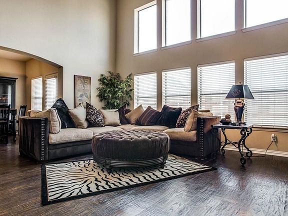 4th image of 501 Camrose Ln