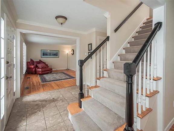 5th image of 171 Laduemont Dr