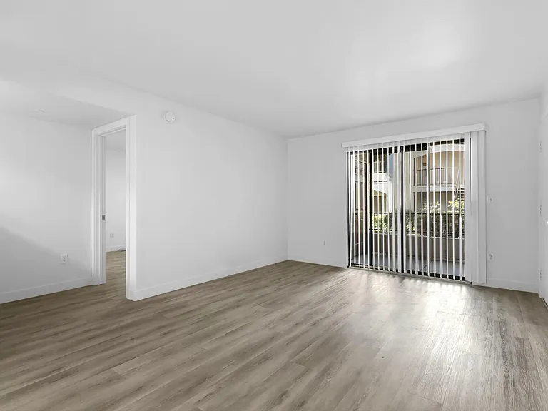 950 Seven Hills Dr #1016 — Photo 9