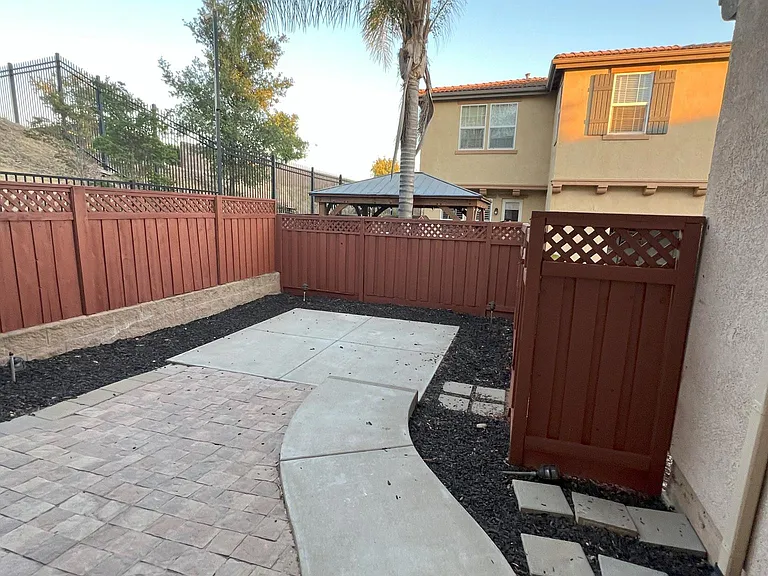 906 Bullion Ln — Photo 13