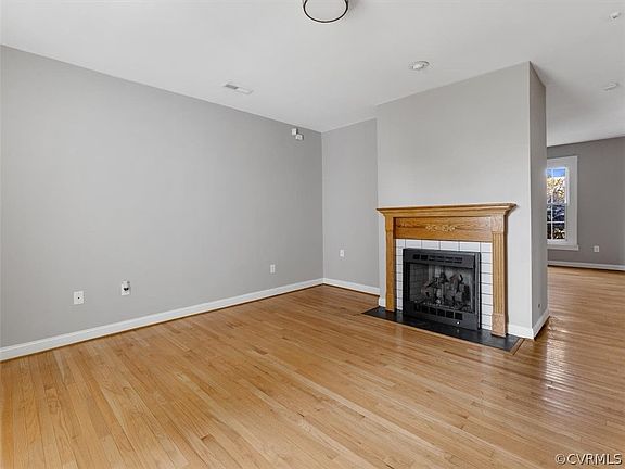 3rd image of 723 W 24th St