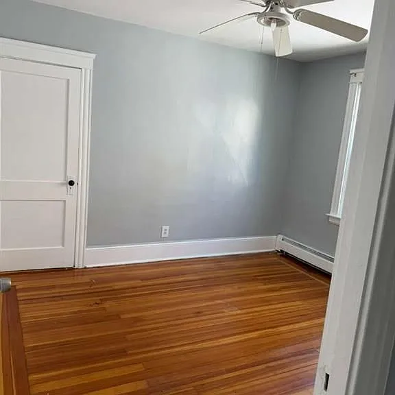 304 Webster Ave — Photo 14