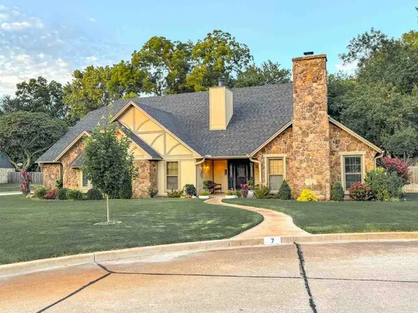 7 Sherman Ln, Ponca City, OK 74604