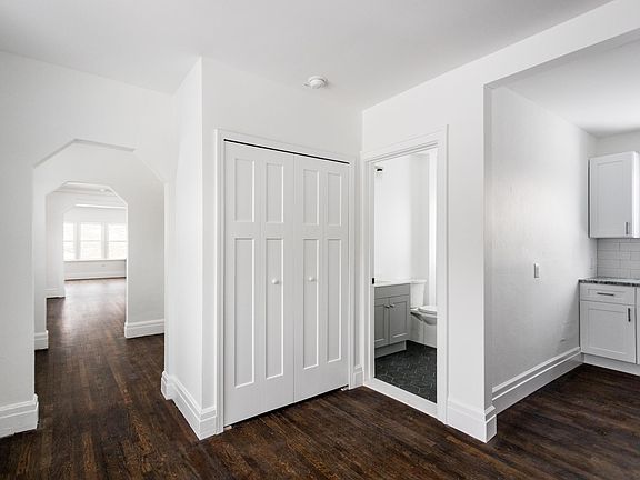 3rd image of 500 Manistique St #1