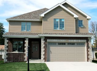 6118 W 99th St, Oak Lawn, IL