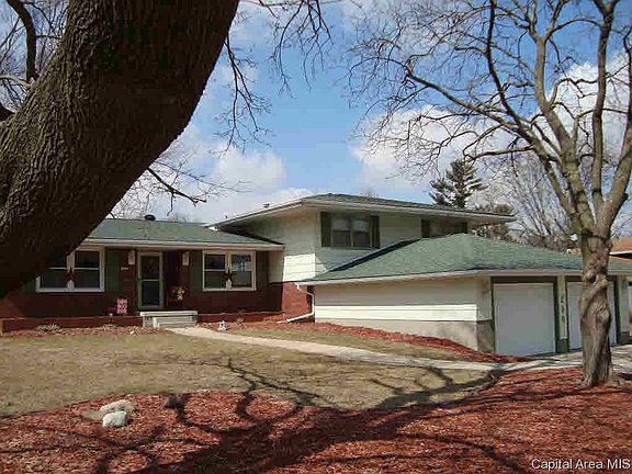 2nd image of 150 Circle Dr