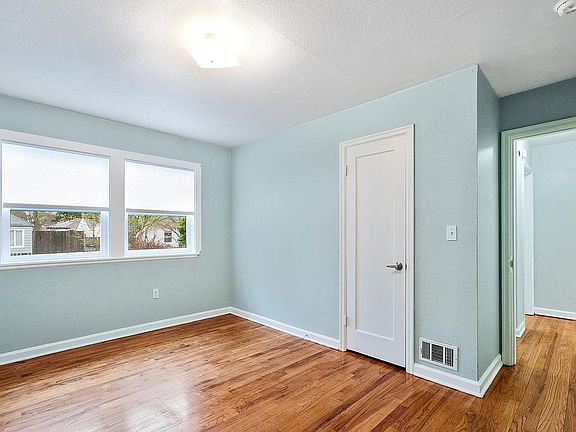 Master Bedroom w/ 2 full closets