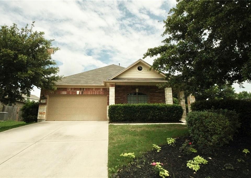1st image of 1042 Hyde Park Dr