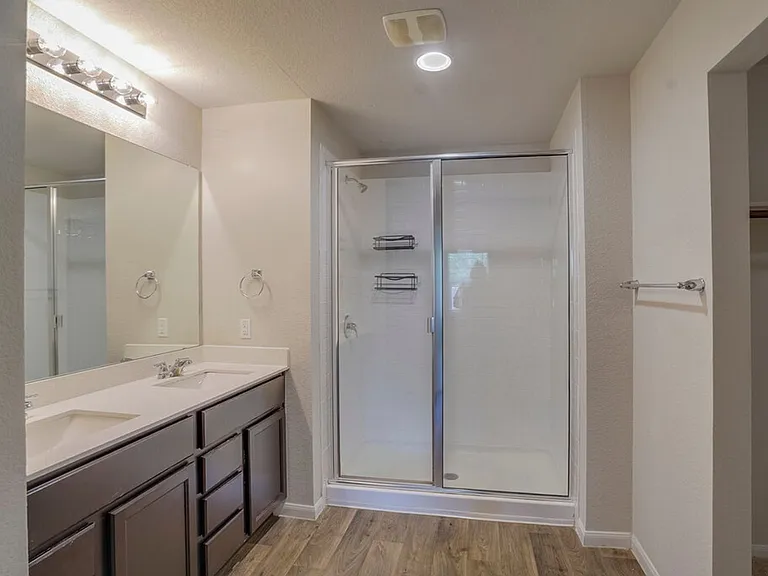 13804 Cantarra Dr — Photo 12