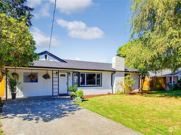 715 Woodford Avenue N, Kent, WA 98031