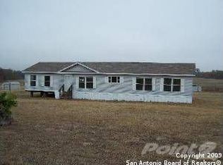 120 Spring Valley Dr, Adkins, TX 78101