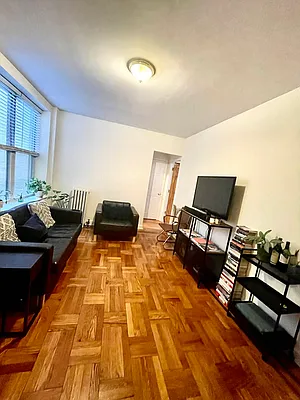 Rented by Luxian International Realty LLC | media 1