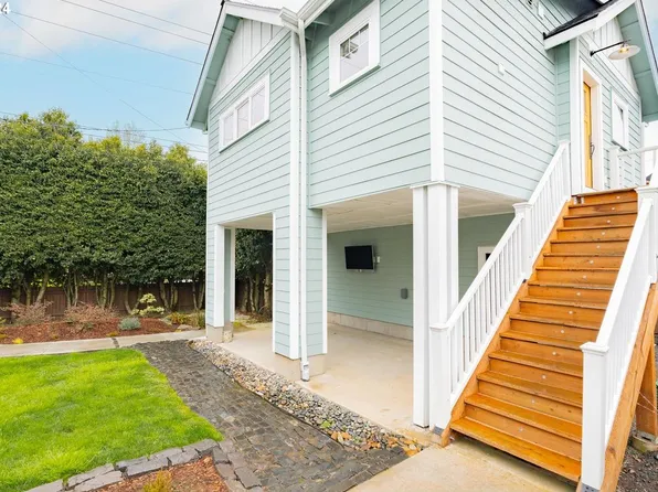 313 W 17th St, Vancouver, WA 98660