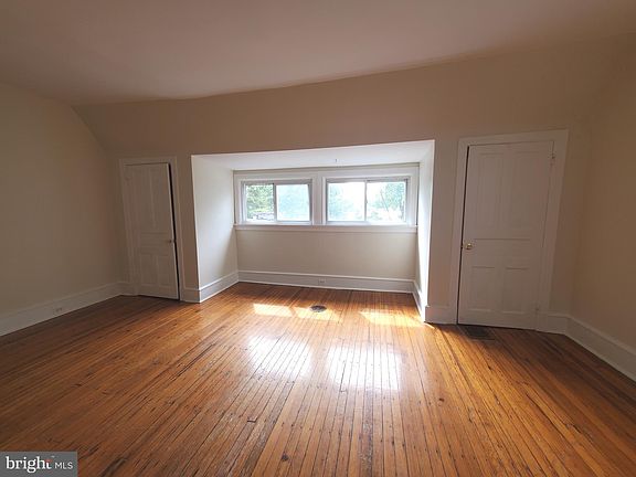 3rd image of 236 W Harvey St Floor 3