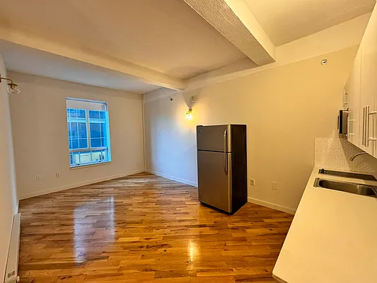 Rented by City Connections Realty | media 2