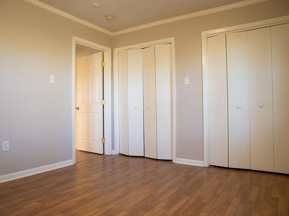 1st image of 605 Cash St