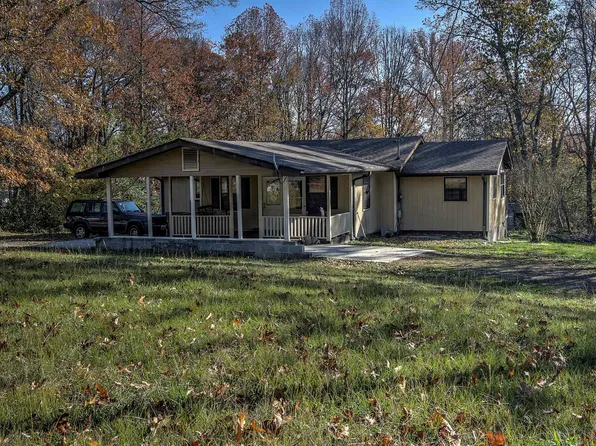 599 Poplar Springs Rd, Trenton, GA 30752