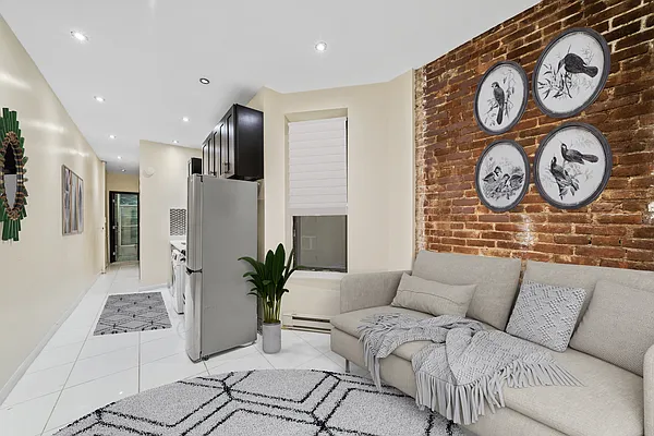 Rented by Vector New York, LLC | media 11