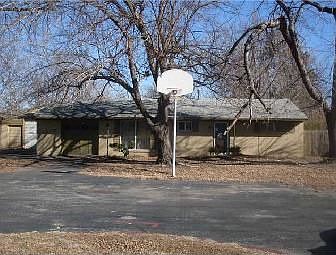 5th image of 2212 N Ann Arbor Ave