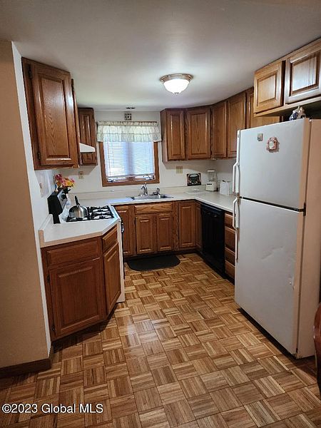 2nd image of 25 John Street