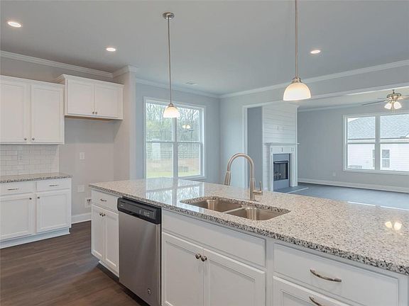 3rd image of 5173 Park Haven Dr