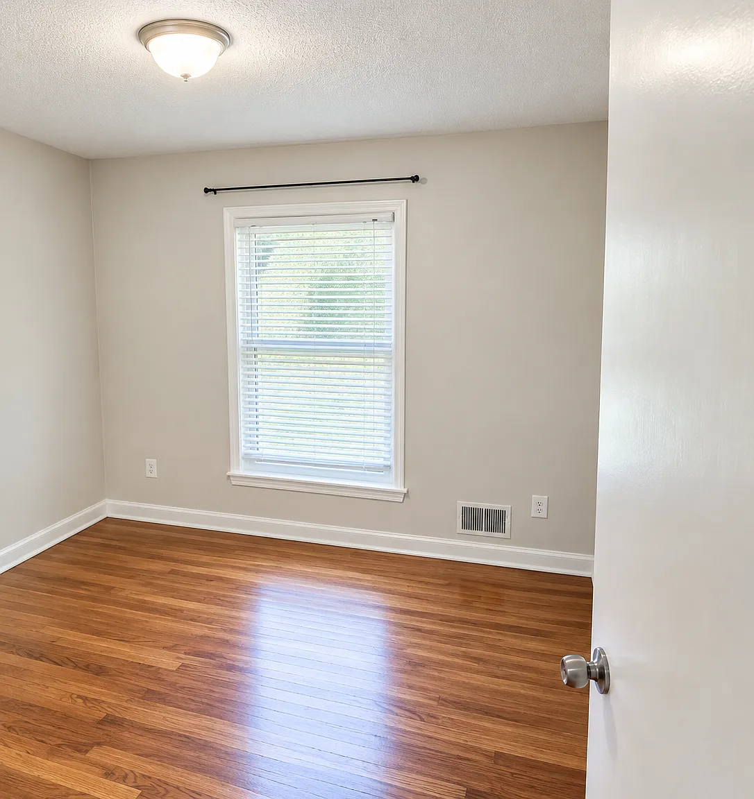 4 bed, 2050 sqft, $1,750 — Photo 3