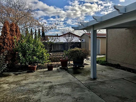 4th image of 1206 Sunny Ct
