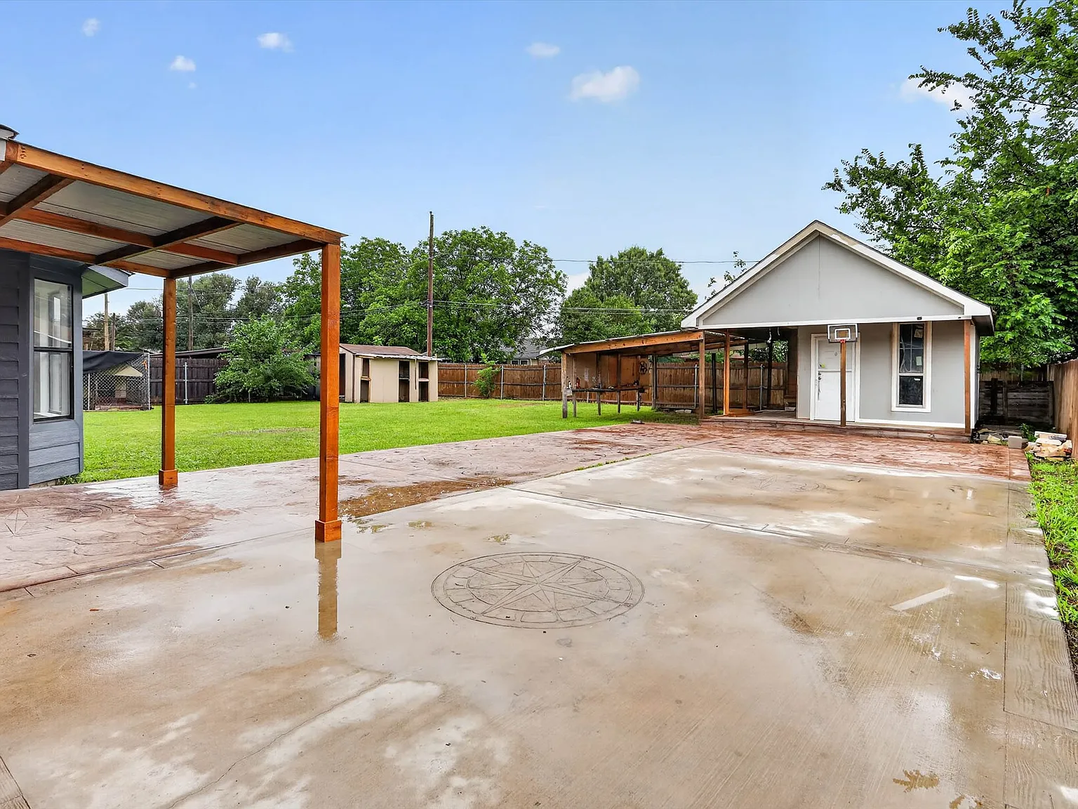 3 bed, 1263 sqft, $2,000 — Photo 4