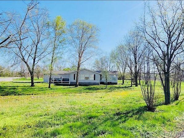 301 Kimberly Dr, Scott City, MO 63780