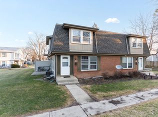 703 Shaw Ct, Schaumburg, IL