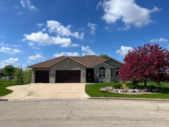 1349 Carolyn BOULEVARD, Mayville, WI 53050