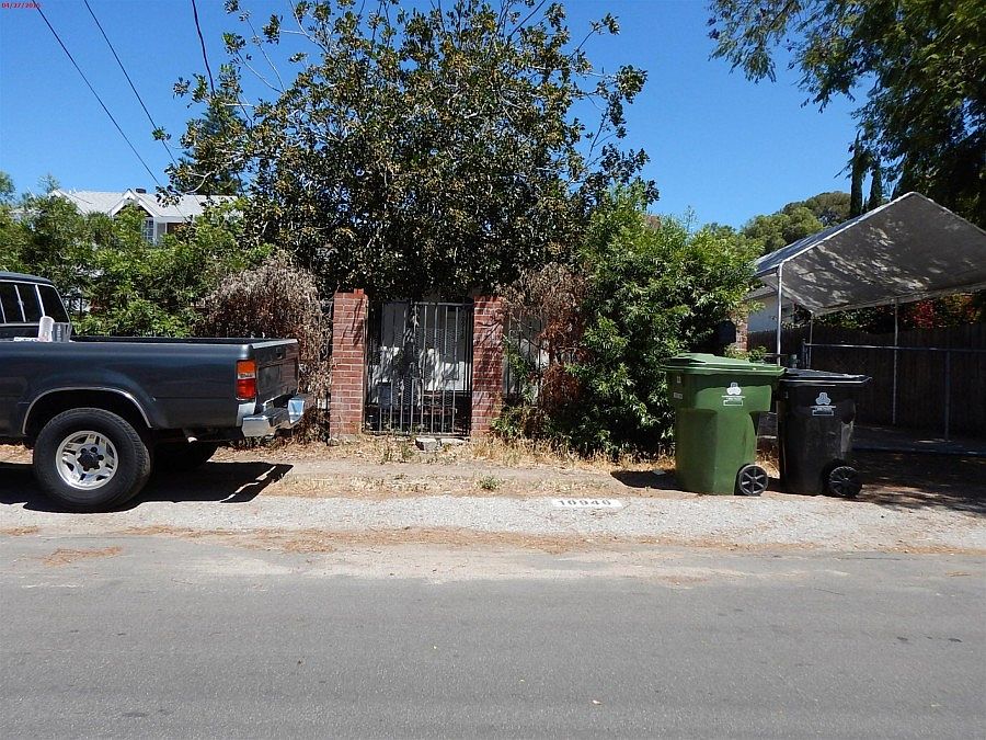 1st image of 10946 Scoville Ave