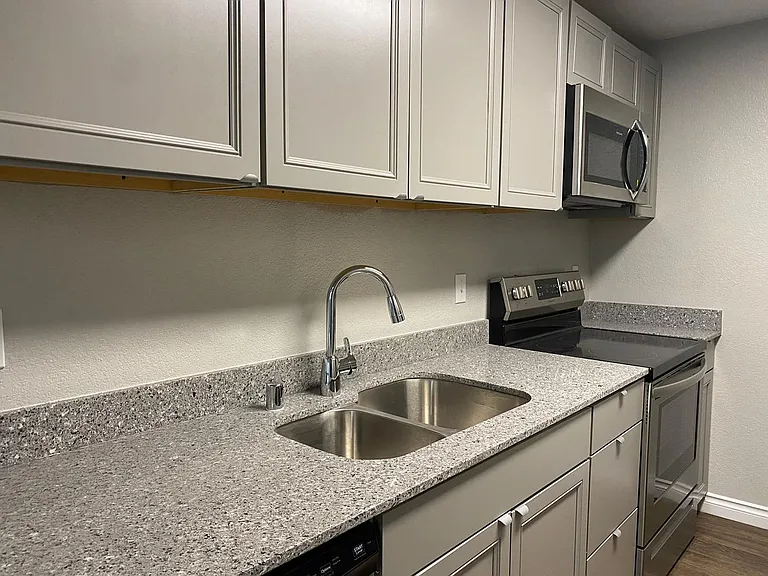 Westwood Apartments — Photo 111