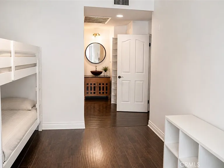 4128 Whitsett Ave #101 — Photo 8