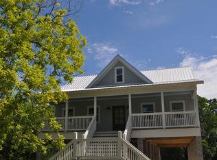 1102 Cherokee St, Pascagoula, MS 39581