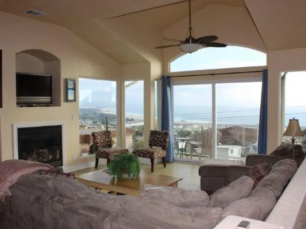 910 Stratford St, Pismo Beach, CA 93449