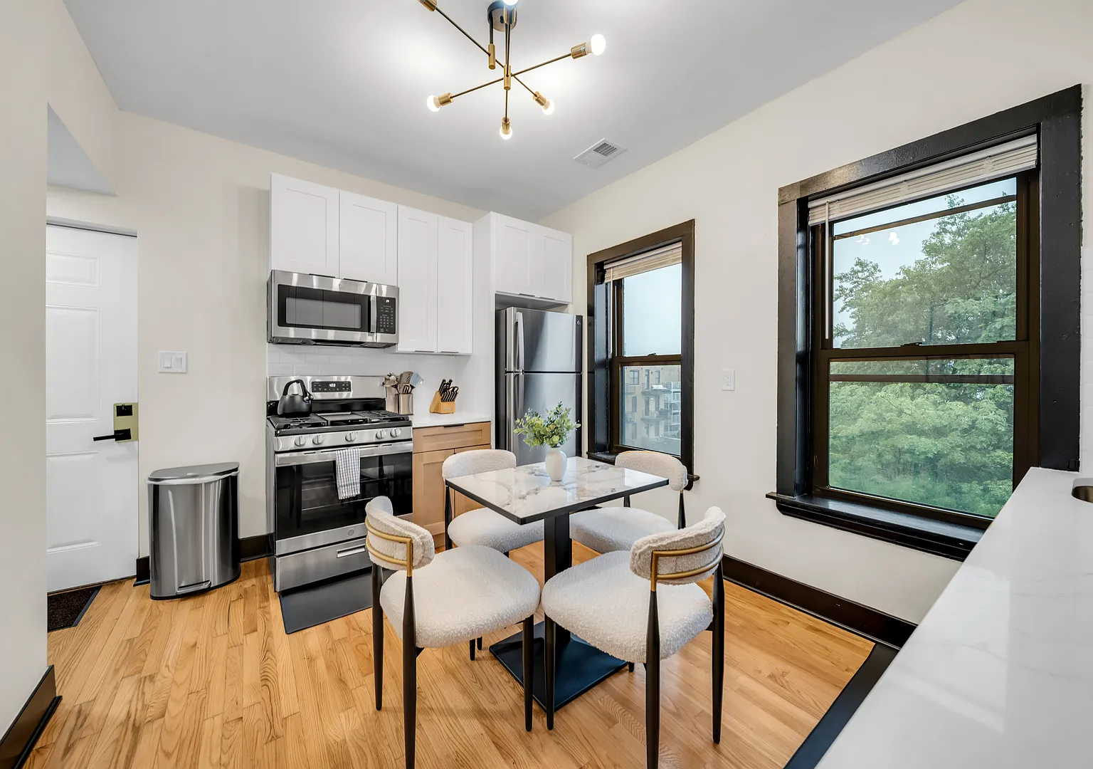 1 bed, 700 sqft, $2,495 — Photo 3