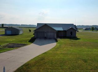 1119 S Wolf Rd, Columbia City, IN 46725