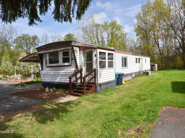 8 Aztec Dr, North Adams, MA 01247