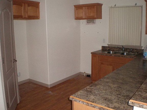 2nd image of 1509 Old Maple Dr
