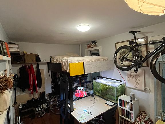 5th image of 988 Bergen St APT B1