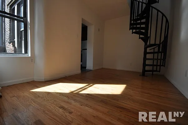 Rented by REAL New York | media 12