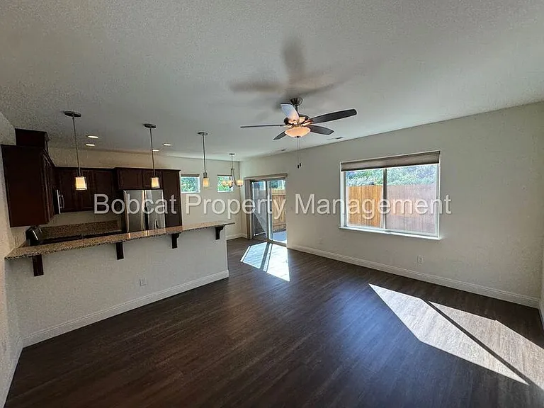1226 Saltern Dr — Photo 7