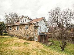 303 Midlake Dr, Knoxville, TN 37918